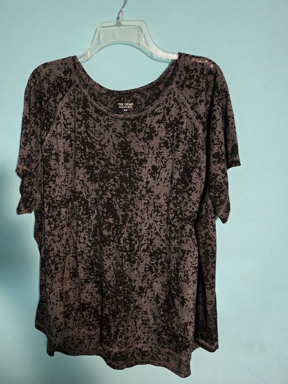 NWOT Tek Gear Burnout Tee